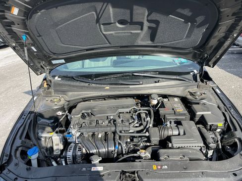 Used 2025 Hyundai Elantra SEL image 32