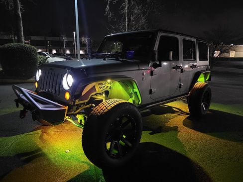 Used 2016 Jeep Wrangler Unlimited Sahara w/ Connectivity Group image 36