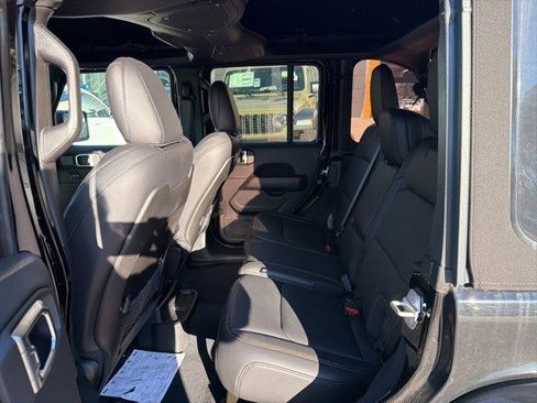 Used 2024 Jeep Wrangler Sahara w/ Safety Group image 10
