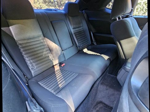 Used 2013 Dodge Challenger SXT image 17