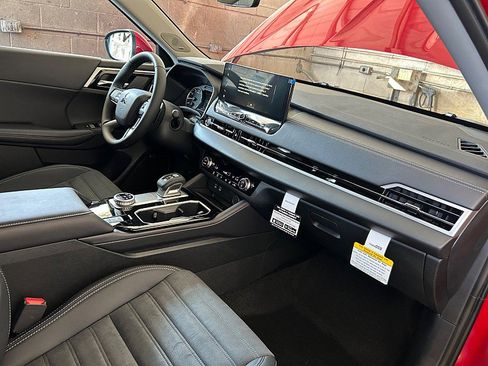 New 2025 Mitsubishi Outlander SE image 25