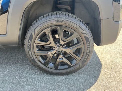 Used 2017 Jeep Renegade Altitude AWD/4WD image 8