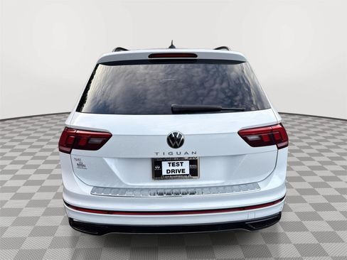 Used 2023 Volkswagen Tiguan SE R-Line FWD image 7