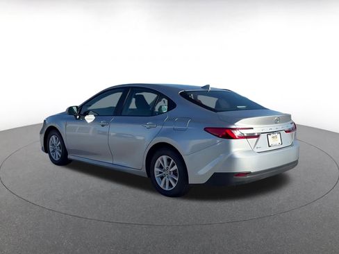 Used 2025 Toyota Camry LE image 10