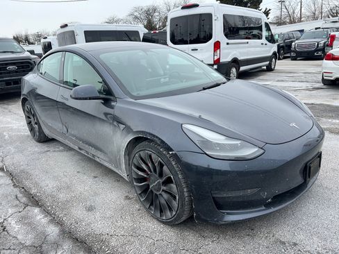 Used 2022 Tesla Model 3 Performance image 3