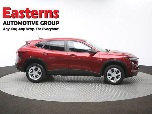 Used 2024 Chevrolet Trax LS FWD image 45