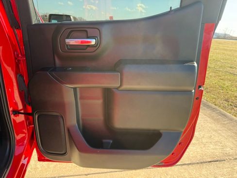 Used 2023 Chevrolet Silverado 1500 Custom image 14