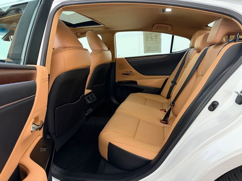 Used 2023 Lexus ES 250 w/ Premium Package AWD/4WD image 15