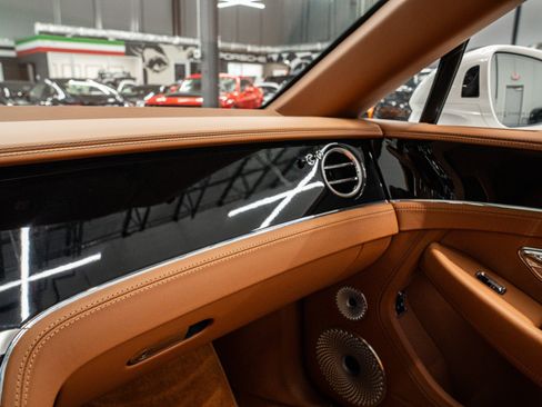 Used 2024 Bentley Continental GT Mulliner AWD/4WD image 33