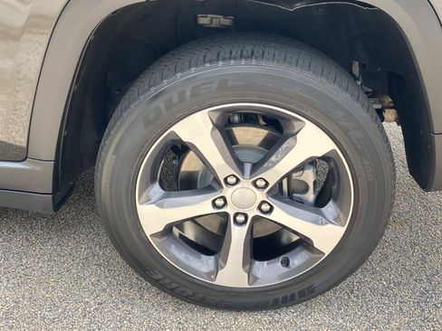 Used 2023 Jeep Grand Cherokee 4WD 4xe image 15