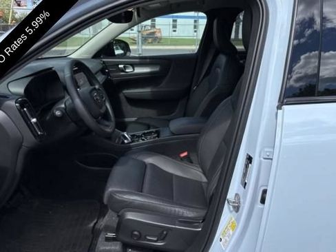 Used 2024 Volvo XC40 B5 Plus w/ Protection Package Premier AWD/4WD image 7