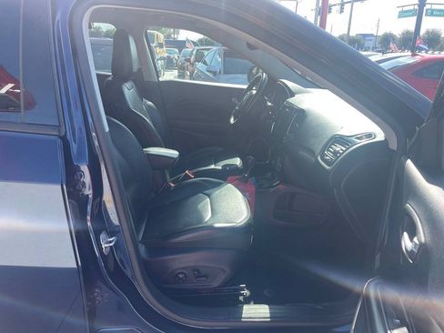 Used 2021 Jeep Compass Limited w/ Sun and Sound Group AWD/4WD image 2