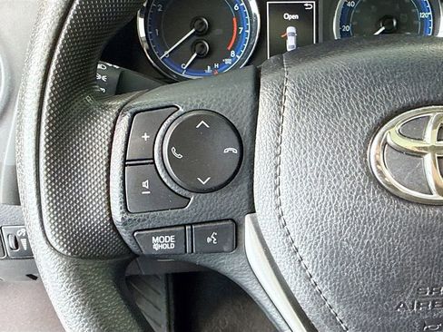 Used 2017 Toyota Corolla XLE FWD image 11