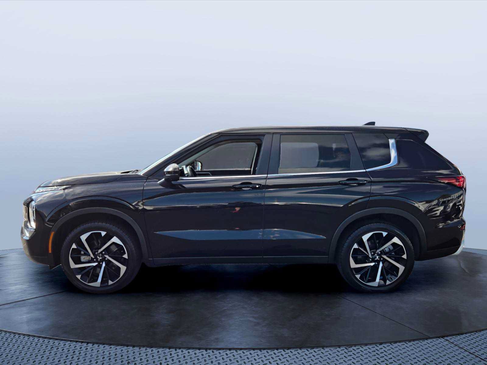Used 2024 Mitsubishi Outlander SE AWD/4WD image 6