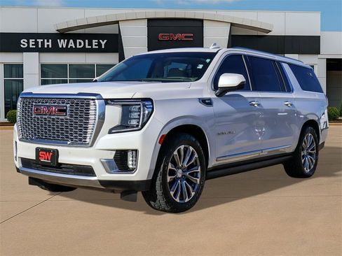 Used 2022 GMC Yukon XL Denali w/ Denali Ultimate Package image 3