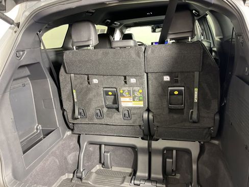 Used 2025 Toyota Sienna XLE Woodland Edition image 23