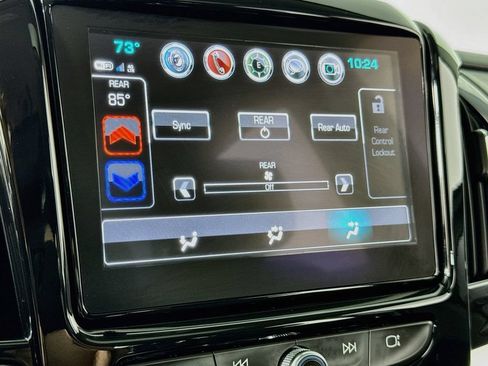 Used 2019 Chevrolet Traverse Premier w/ LPO, Blackout Package AWD/4WD image 35
