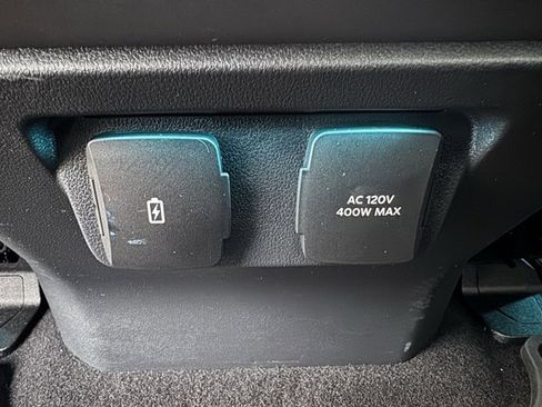 Used 2023 Ford F150 Lariat w/ Equipment Group 502A High image 34