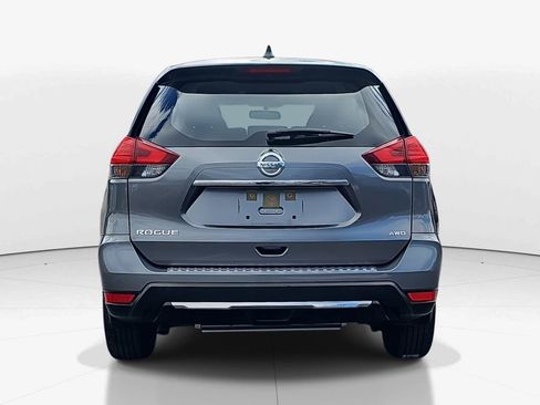 Used 2017 Nissan Rogue S image 6