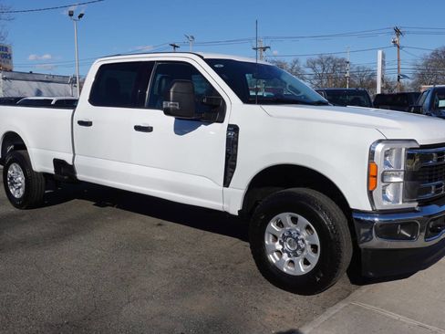 Used 2023 Ford F250 XLT image 4
