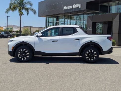 New 2025 Hyundai Santa Cruz SE image 3