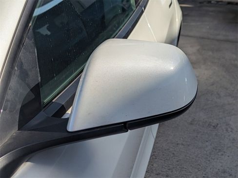 Used 2021 Tesla Model 3 Standard Range Plus image 12