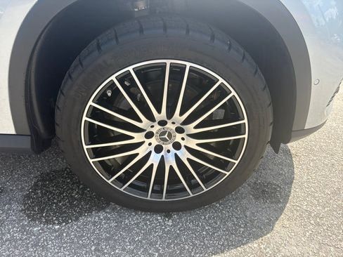Used 2023 Mercedes-Benz GLC 300 4MATIC image 29