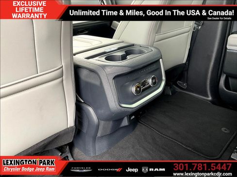 Used 2025 Ford Expedition Active AWD/4WD image 10