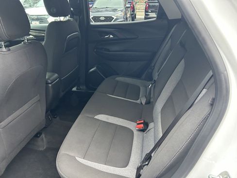 Used 2025 Chevrolet TrailBlazer LT w/ Convenience Package image 11