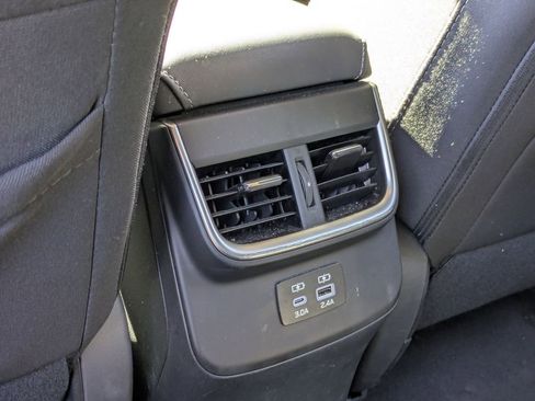 Used 2025 Subaru Outback Premium image 25