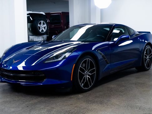 Used 2017 Chevrolet Corvette Stingray Coupe image 3
