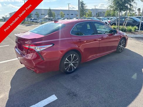 Used 2020 Toyota Camry SE FWD image 4