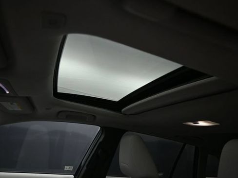 Used 2023 Toyota Corolla Cross LE w/ Moonroof Package AWD/4WD image 15