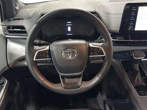 Used 2024 Toyota Sienna XSE AWD/4WD image 14