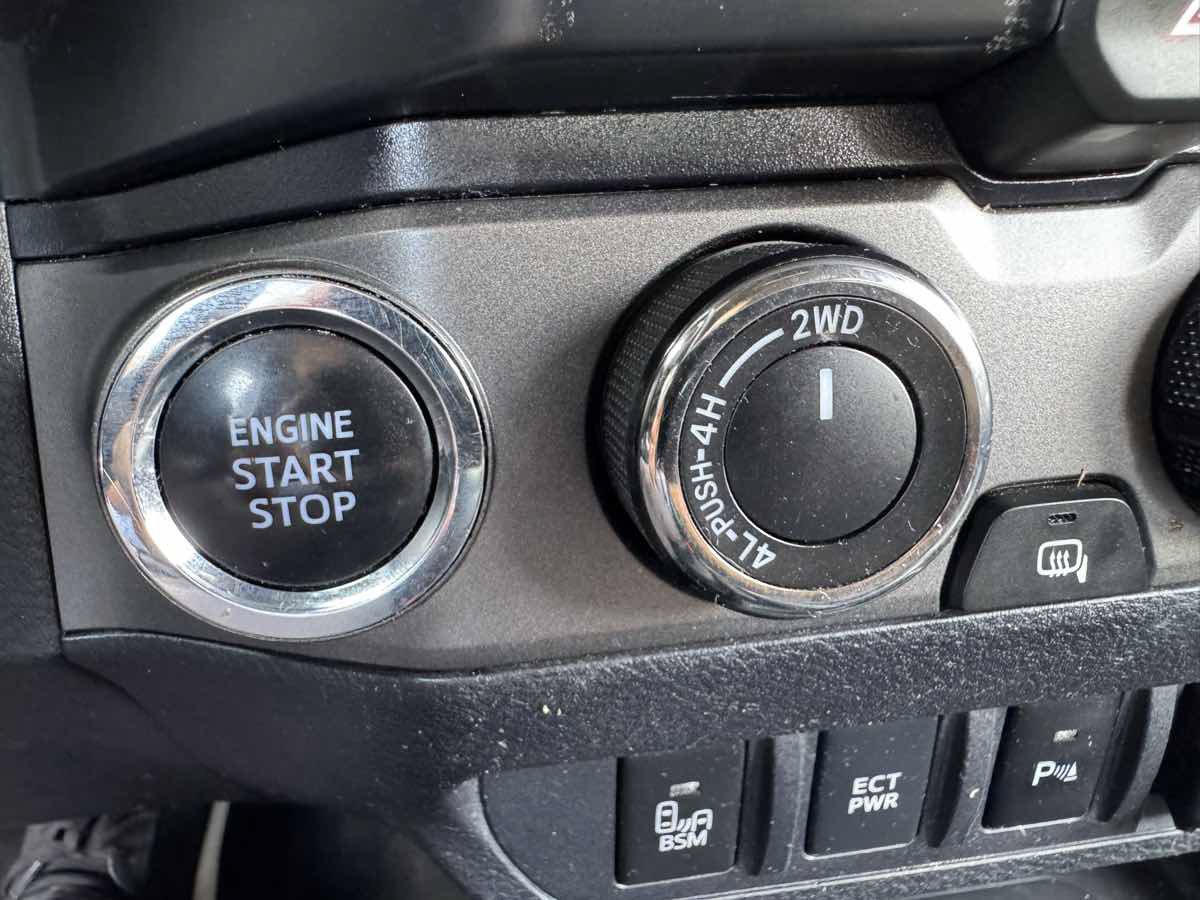 Used 2022 Toyota Tacoma TRD Sport w/ TRD Premium Sport Package AWD/4WD image 33