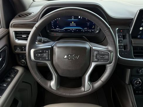 Used 2022 Chevrolet Tahoe Z71 w/ Luxury Package image 14