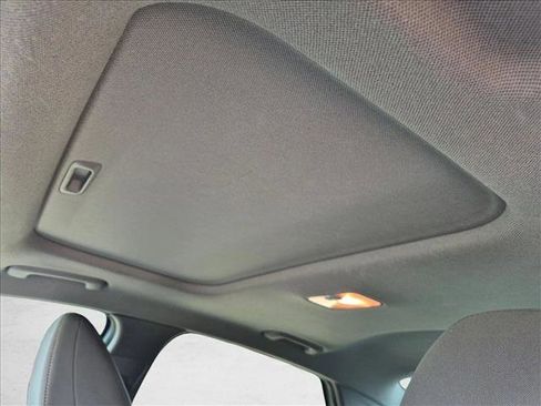 Used 2022 Hyundai Elantra SEL w/ Convenience + Premium Package FWD image 12