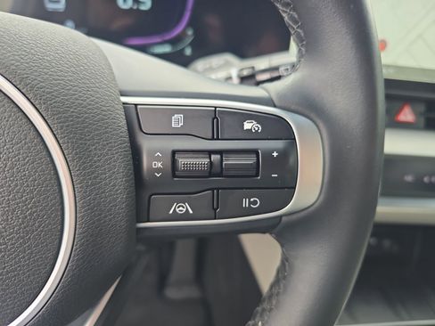 Used 2023 Kia Sportage EX image 24