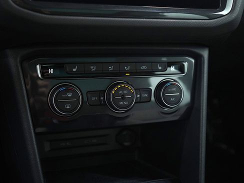 Used 2021 Volkswagen Tiguan S image 22