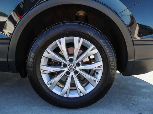 Used 2020 Volkswagen Tiguan S image 10