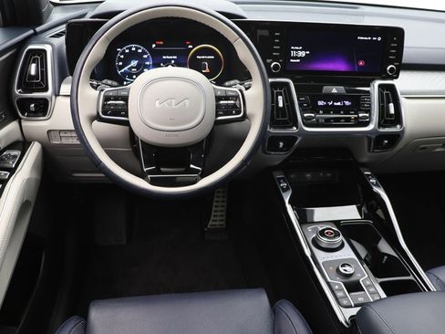 Used 2023 Kia Sorento SX Prestige image 15