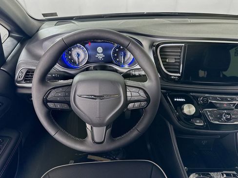 New 2026 Chrysler Pacifica Limited w/ S Appearance Package FWD image 22