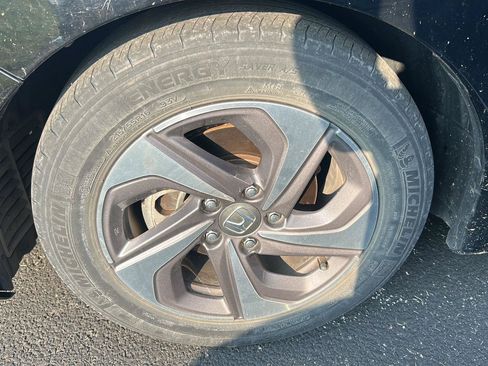 Used 2019 Honda Insight LX image 2