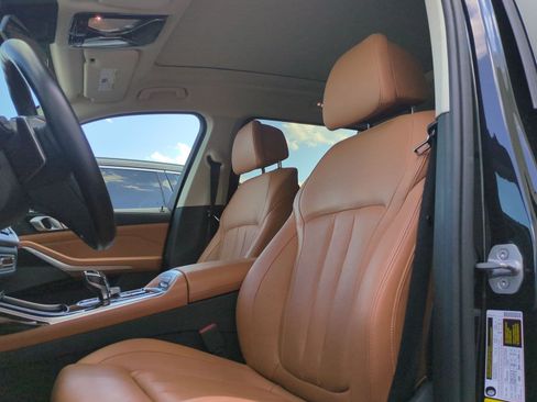 Used 2019 BMW X7 xDrive50i w/ Premium Package AWD/4WD image 14