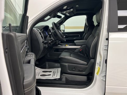 New 2026 RAM 3500 Laramie AWD/4WD image 5