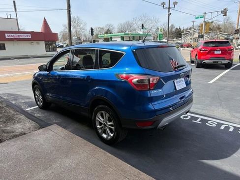 Used 2017 Ford Escape SE image 4