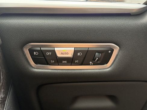 Used 2022 BMW X7 xDrive40i w/ M Sport Package AWD/4WD image 30