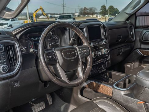 Used 2022 GMC Sierra 1500 Denali w/ Denali Premium Package image 8