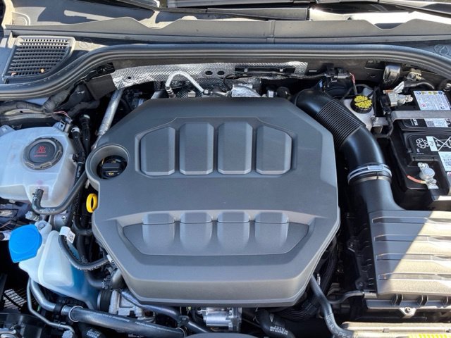 Used 2024 Volkswagen Golf R AWD/4WD image 27