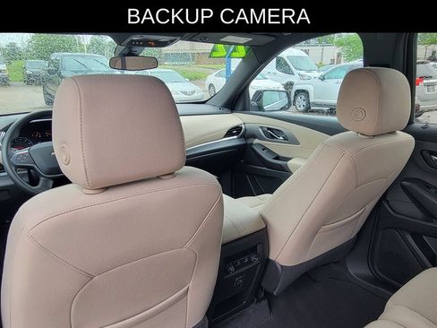 Used 2022 Chevrolet Traverse LS FWD image 12